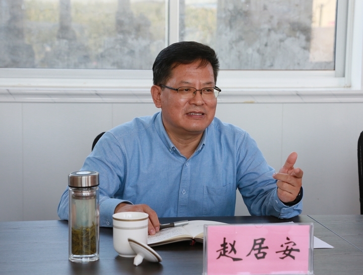 济南市长清区政府 图片新闻 赵居安:坚持党建引领理清发展思路让弱村