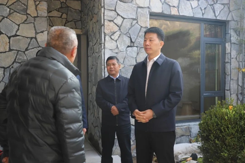 万德街道调研2.jpg 万德街道调研2.jpg